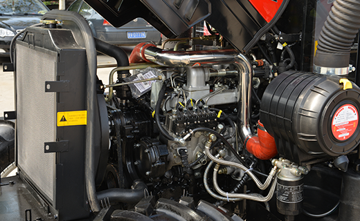 尊龙凯时-704型拖拉机