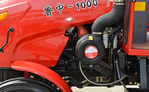 尊龙凯时-1000型拖拉机